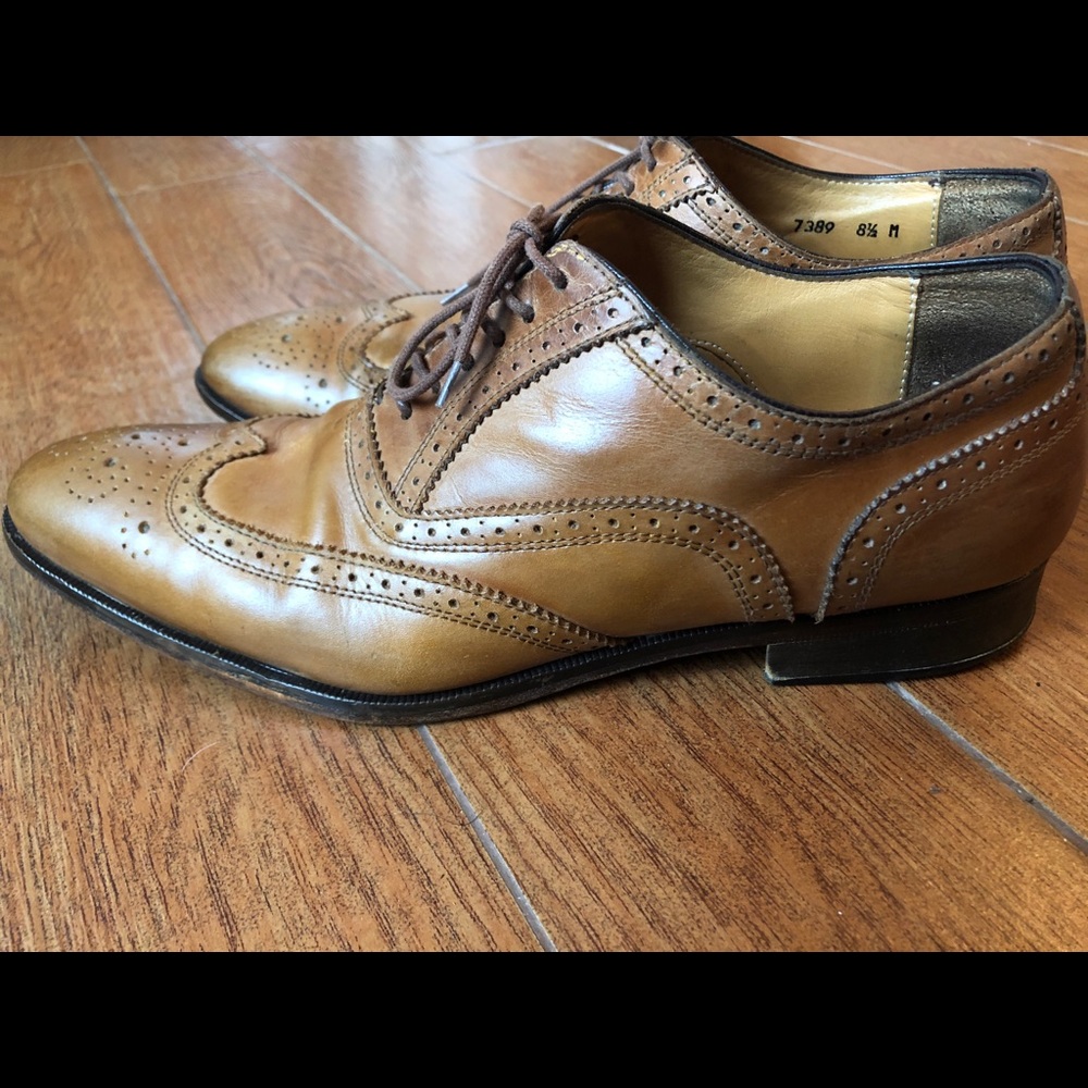 Men’s 9.5 Italian tan Wingtip Shoes